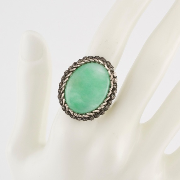 Vintage Jade Sterling Silver Ring Size 8 Large Light Mint Green Oval Cabochon - Picture 4 of 6